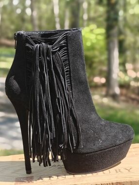 Steve Madden"ARAURA" Black Suede Fringe Platform Ankle Boots
